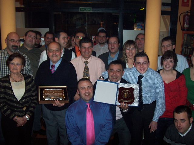 DE CENA CON LOS COMPIS DE PROTECCION CIVIL